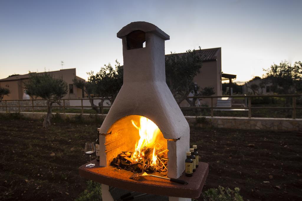 Holiday Home Nicola Santoro Custonaci Exterior foto